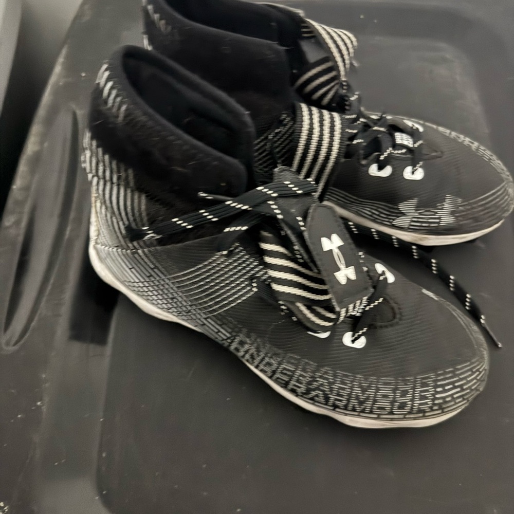 Under Armour foot ball cleats
